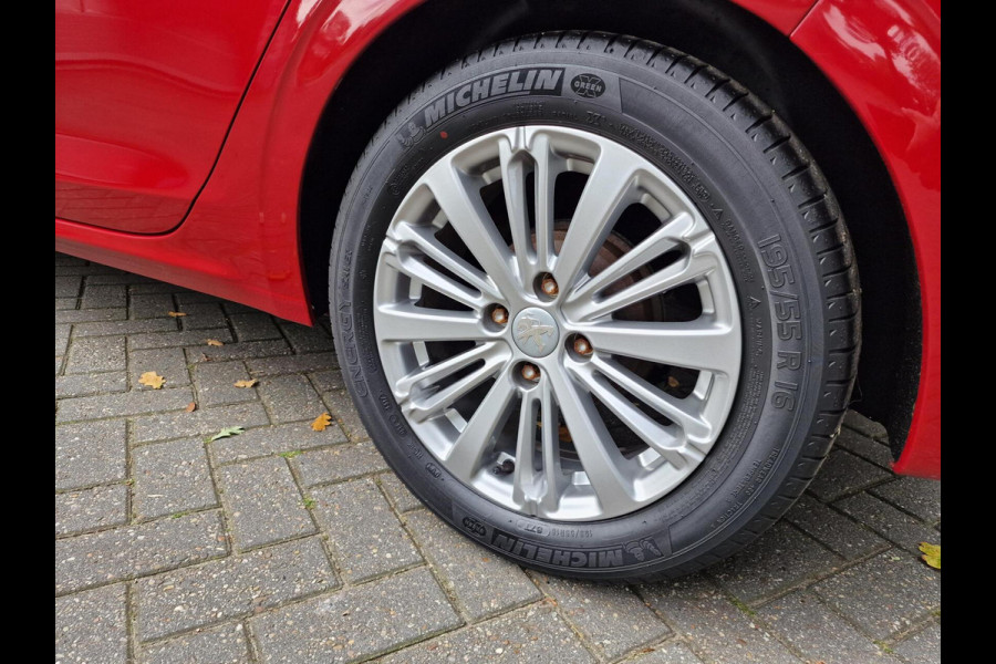Peugeot 208 1.2 PureTech Allure|Clima|Trekhaak|Navi|PDC|eerste-eigenaar|