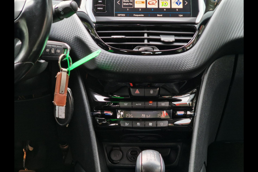 Peugeot 208 1.2 PureTech Allure|Clima|Trekhaak|Navi|PDC|eerste-eigenaar|