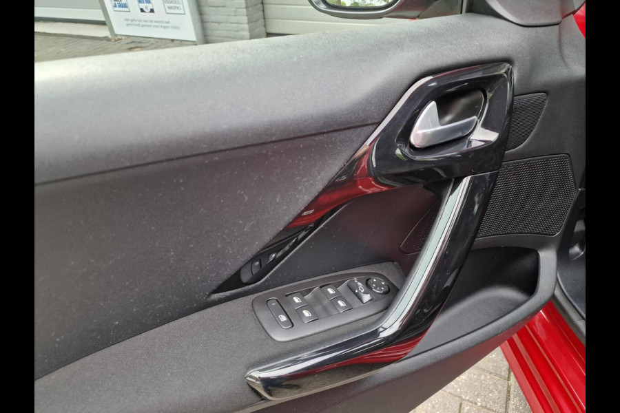 Peugeot 208 1.2 PureTech Allure|Clima|Trekhaak|Navi|PDC|eerste-eigenaar|