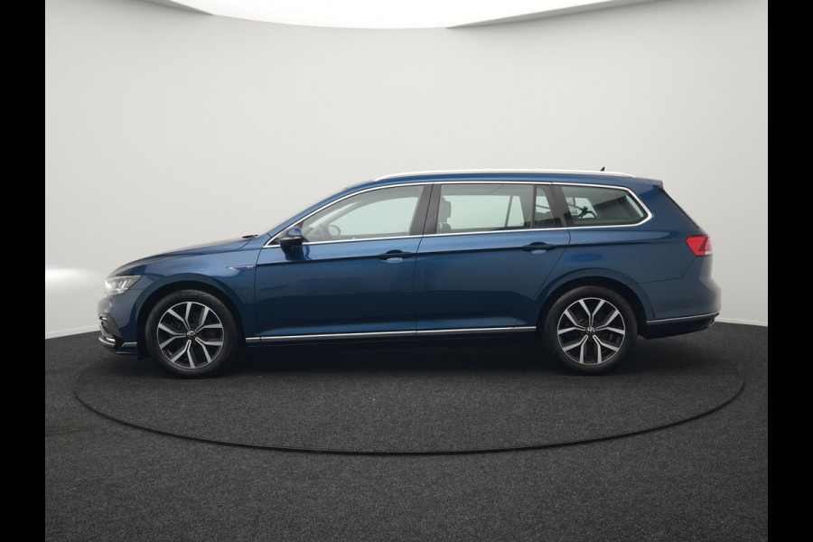Volkswagen Passat Variant 1.4 TSI GTE Business Plug In Hybrid 218pk Dealer O.H PHEV | Alcantara Sportstoelen Massage & Verwarmd | Adaptive Cruise | Apple Carplay | Navigatie | Camera | Virtual | DAB |