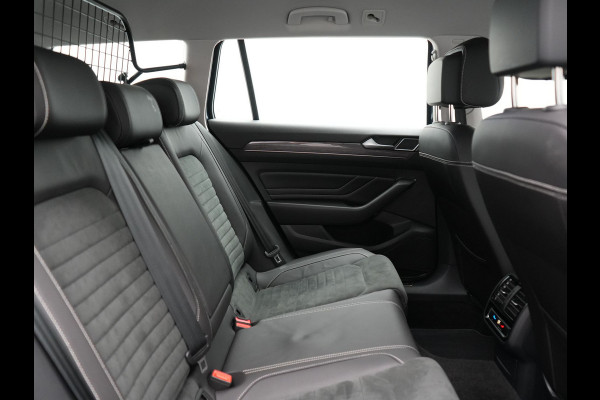 Volkswagen Passat Variant 1.4 TSI GTE Business Plug In Hybrid 218pk Dealer O.H PHEV | Alcantara Sportstoelen Massage & Verwarmd | Adaptive Cruise | Apple Carplay | Navigatie | Camera | Virtual | DAB |