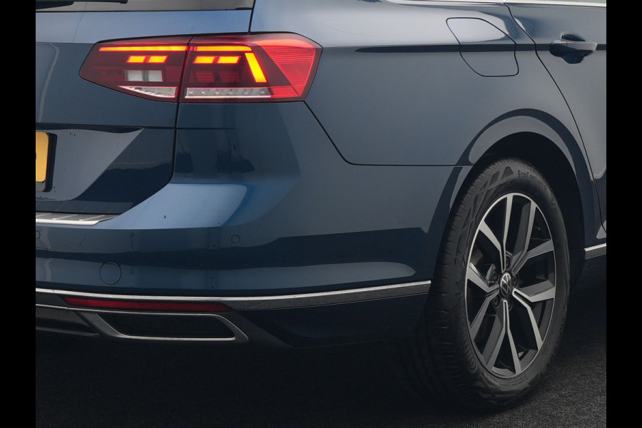 Volkswagen Passat Variant 1.4 TSI GTE Business Plug In Hybrid 218pk Dealer O.H PHEV | Alcantara Sportstoelen Massage & Verwarmd | Adaptive Cruise | Apple Carplay | Navigatie | Camera | Virtual | DAB |