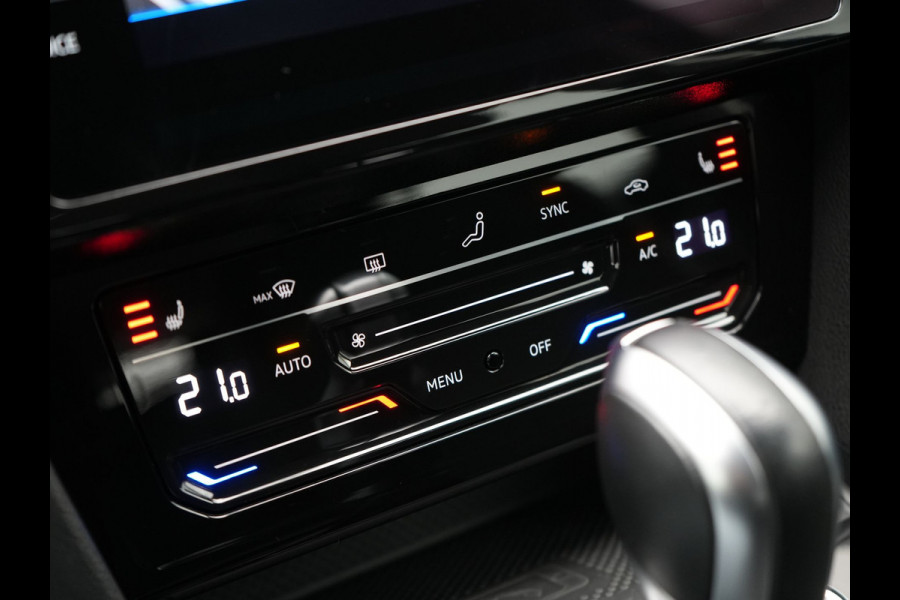 Volkswagen Passat Variant 1.4 TSI GTE Business Plug In Hybrid 218pk Dealer O.H PHEV | Alcantara Sportstoelen Massage & Verwarmd | Adaptive Cruise | Apple Carplay | Navigatie | Camera | Virtual | DAB |