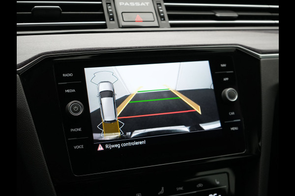 Volkswagen Passat Variant 1.4 TSI GTE Business Plug In Hybrid 218pk Dealer O.H PHEV | Alcantara Sportstoelen Massage & Verwarmd | Adaptive Cruise | Apple Carplay | Navigatie | Camera | Virtual | DAB |