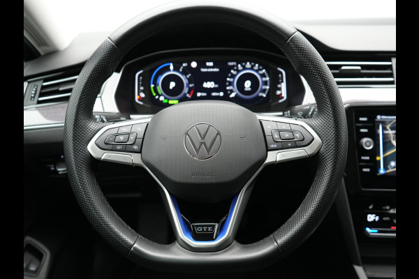 Volkswagen Passat Variant 1.4 TSI GTE Business Plug In Hybrid 218pk Dealer O.H PHEV | Alcantara Sportstoelen Massage & Verwarmd | Adaptive Cruise | Apple Carplay | Navigatie | Camera | Virtual | DAB |