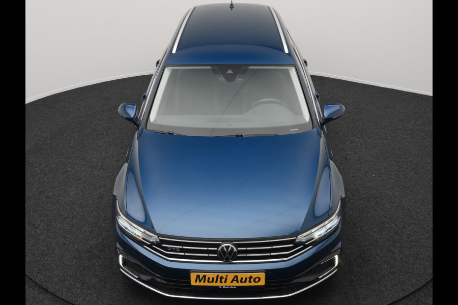 Volkswagen Passat Variant 1.4 TSI GTE Business Plug In Hybrid 218pk Dealer O.H PHEV | Alcantara Sportstoelen Massage & Verwarmd | Adaptive Cruise | Apple Carplay | Navigatie | Camera | Virtual | DAB |