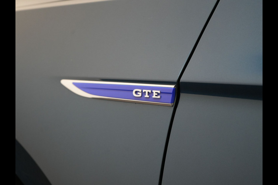 Volkswagen Passat Variant 1.4 TSI GTE Business Plug In Hybrid 218pk Dealer O.H PHEV | Alcantara Sportstoelen Massage & Verwarmd | Adaptive Cruise | Apple Carplay | Navigatie | Camera | Virtual | DAB |