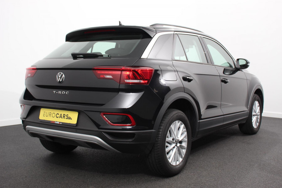 Volkswagen T-Roc 1.5 TSI 150pk DSG Life | Navigatie | Apple Carplay/Android Auto | Parkeersensoren | Camera | Adaptive Cruise Control | Park Assist | Stoelverwarming | Ledverlichting voor | Virtual Cockpit | Climate Control Volkswagen T-Roc 1.5 TSI 150pk DSG Life | Navigatie | Apple Carplay/Android Auto | Parkeersensoren | Camera | Adaptive Cruise Control | Park Assist | Stoelverwarming | Ledverlichting voor | Virtual Cockpit | Climate Control
