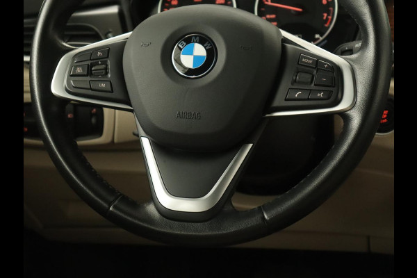 BMW 2 Serie Active Tourer 218i High Executive | Panoramadak | Luxury Line | Trekhaak | Leder | Stoelverwarming | Head-Up | Navigatie | Full LED | Sportstoelen | Camera | Parkeerhulp