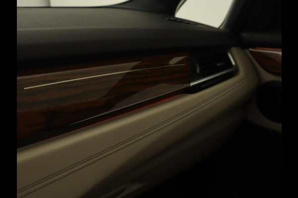 BMW 2 Serie Active Tourer 218i High Executive | Panoramadak | Luxury Line | Trekhaak | Leder | Stoelverwarming | Head-Up | Navigatie | Full LED | Sportstoelen | Camera | Parkeerhulp