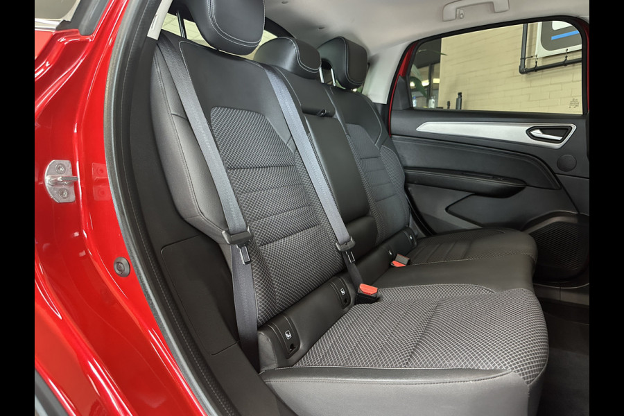 Renault Arkana 1.3 TCe 140pk | Groot Navi | 18 " | ACC | Camera | Carplay | Stoel & Stuur verwarming | Dealer onderhouden!