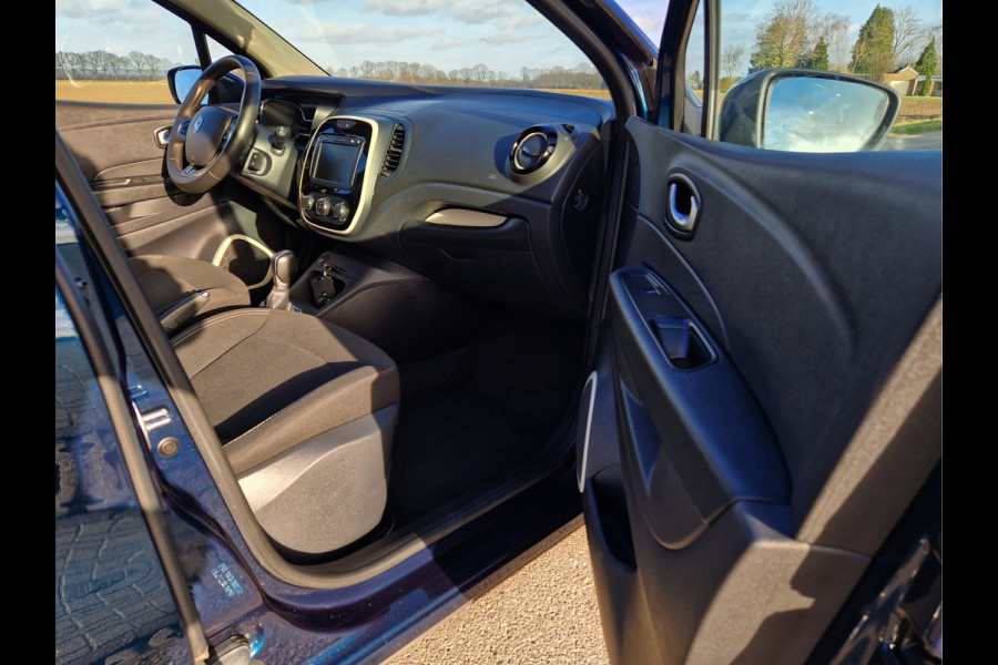 Renault Captur 1.5 dCi - 90 Pk - Euro 6 - AUTOMAAT - Navi - Renault Captur 1.5 dCi - 90 Pk - Euro 6 - AUTOMAAT - Navi -