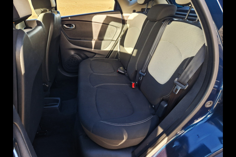 Renault Captur 1.5 dCi - 90 Pk - Euro 6 - AUTOMAAT - Navi - Renault Captur 1.5 dCi - 90 Pk - Euro 6 - AUTOMAAT - Navi -