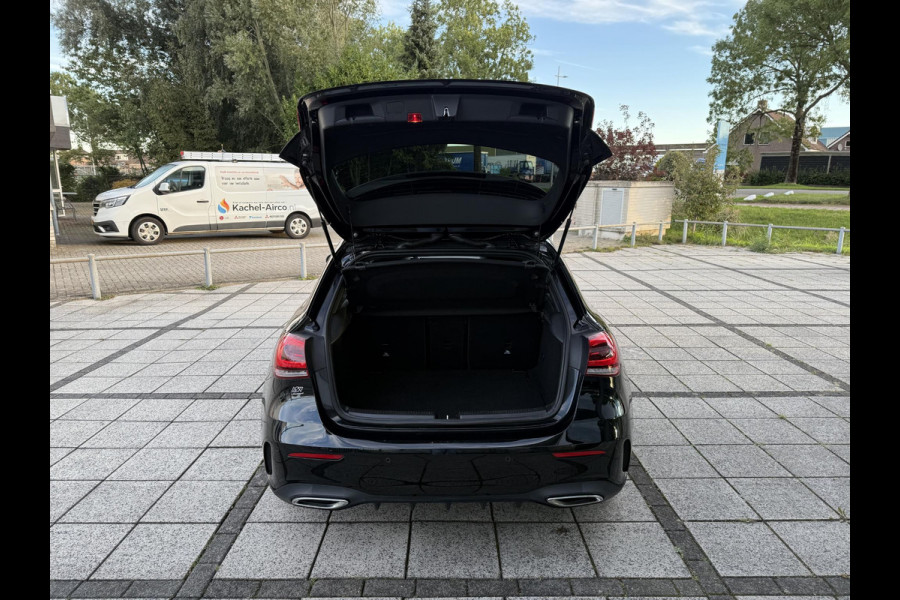 Mercedes-Benz A-Klasse 180 Aut. Sol. AMG Sport Ed. Navi | Camera | Panorama