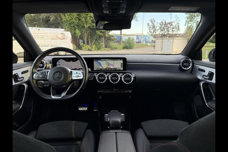 Mercedes-Benz A-Klasse 180 Aut. Sol. AMG Sport Ed. Navi | Camera | Panorama