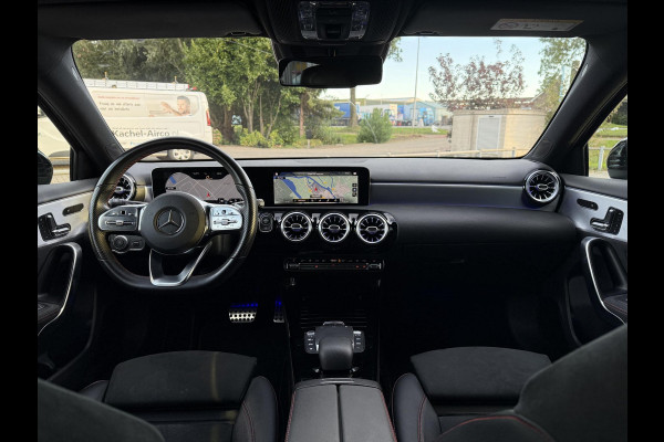 Mercedes-Benz A-Klasse 180 Aut. Sol. AMG Sport Ed. Navi | Camera | Panorama