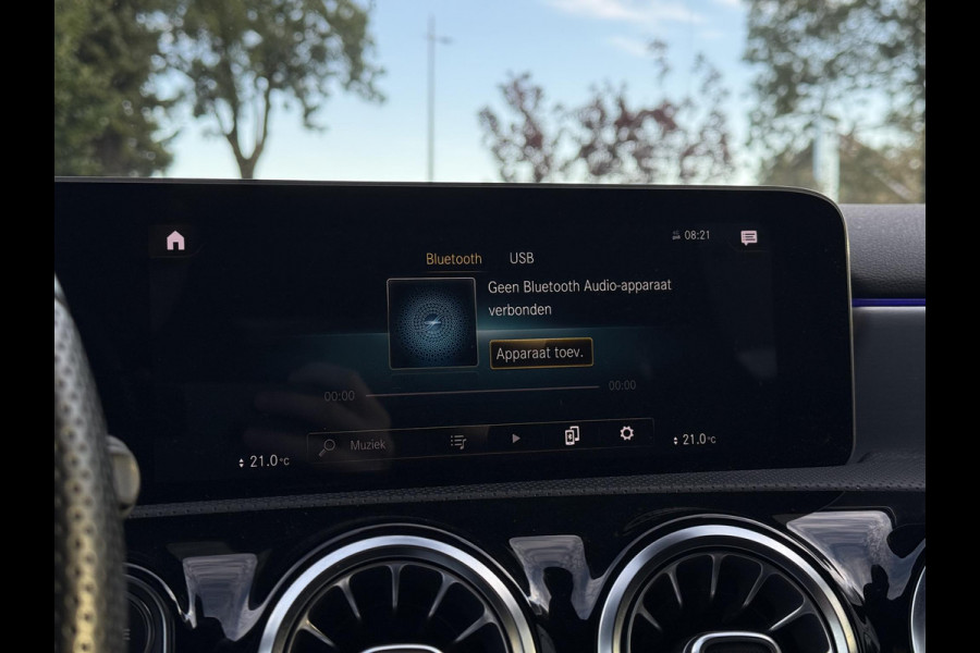 Mercedes-Benz A-Klasse 180 Aut. Sol. AMG Sport Ed. Navi | Camera | Panorama