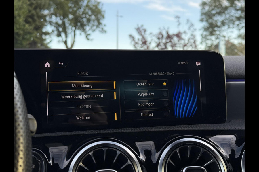 Mercedes-Benz A-Klasse 180 Aut. Sol. AMG Sport Ed. Navi | Camera | Panorama