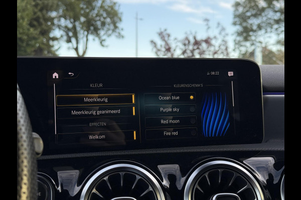 Mercedes-Benz A-Klasse 180 Aut. Sol. AMG Sport Ed. Navi | Camera | Panorama