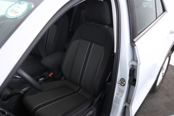 Volkswagen T-Roc 1.6 TDI Style Elektrische achterklep, apple carplay, climate,