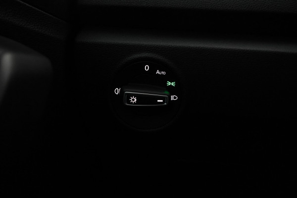 Volkswagen T-Roc 1.6 TDI Style Elektrische achterklep, apple carplay, climate,