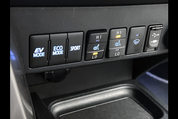 Toyota RAV4 2.5 Hybrid Style(Zeer Goed OnderH, Navi, Stoel/stuur Verwarming, Camera, Parkeersensoren, Etc)
