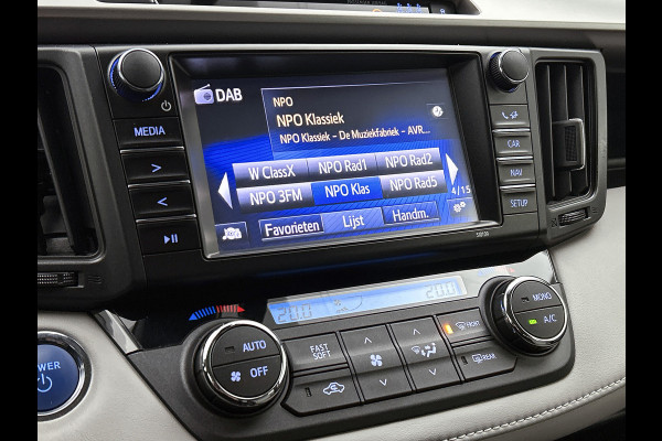 Toyota RAV4 2.5 Hybrid Style(Zeer Goed OnderH, Navi, Stoel/stuur Verwarming, Camera, Parkeersensoren, Etc)