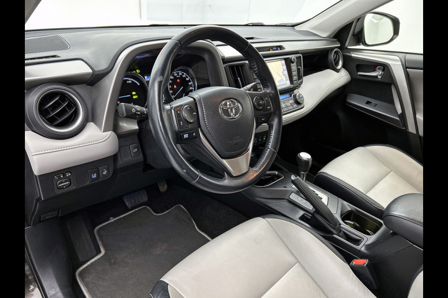 Toyota RAV4 2.5 Hybrid Style(Zeer Goed OnderH, Navi, Stoel/stuur Verwarming, Camera, Parkeersensoren, Etc)