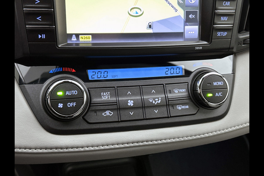 Toyota RAV4 2.5 Hybrid Style(Zeer Goed OnderH, Navi, Stoel/stuur Verwarming, Camera, Parkeersensoren, Etc)
