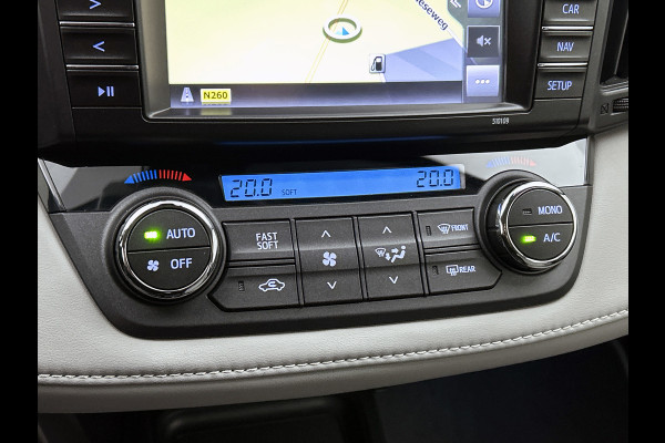 Toyota RAV4 2.5 Hybrid Style(Zeer Goed OnderH, Navi, Stoel/stuur Verwarming, Camera, Parkeersensoren, Etc)