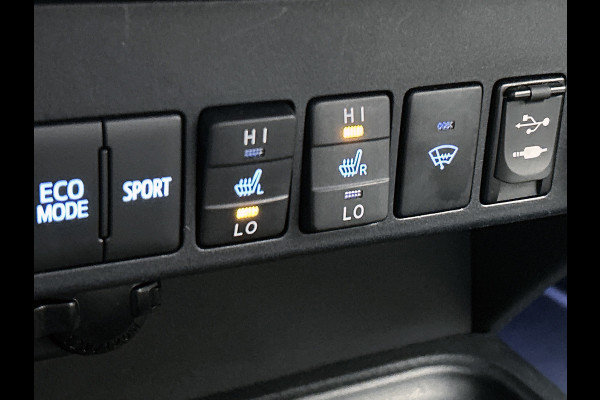 Toyota RAV4 2.5 Hybrid Style(Zeer Goed OnderH, Navi, Stoel/stuur Verwarming, Camera, Parkeersensoren, Etc)