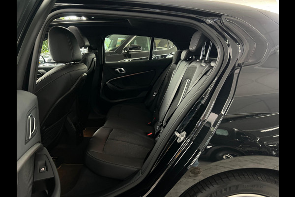 BMW 1-serie 118i Executive Edition NL AUTO | DEALER ONDERH | PDC | PANO |