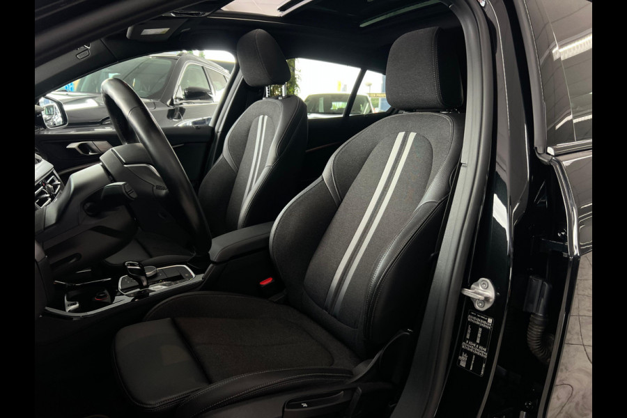 BMW 1-serie 118i Executive Edition NL AUTO | DEALER ONDERH | PDC | PANO |