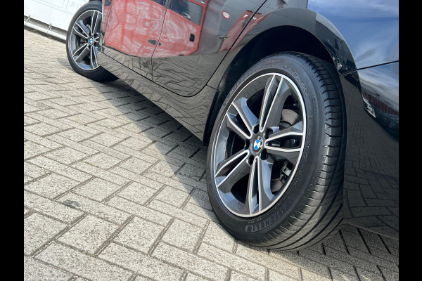 BMW 1-serie 118i Executive Edition NL AUTO | DEALER ONDERH | PDC | PANO |