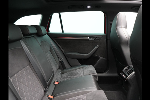 Škoda Superb Combi 1.4 TSI iV Sportline Business Plug In Hybrid 218pk Dealer O.H PHEV | Trekhaak Af Fabriek | Panodak | Adaptive Cruise | Canton Audio | Alcantara Sportstoelen Memory & Verwarmd | 360 | Apple Carplay | Blis | Stuur Verwarmd | Virtual | Navigatie | DAB |