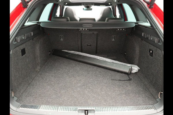 Škoda Superb Combi 1.4 TSI iV Sportline Business Plug In Hybrid 218pk Dealer O.H PHEV | Trekhaak Af Fabriek | Panodak | Adaptive Cruise | Canton Audio | Alcantara Sportstoelen Memory & Verwarmd | 360 | Apple Carplay | Blis | Stuur Verwarmd | Virtual | Navigatie | DAB |