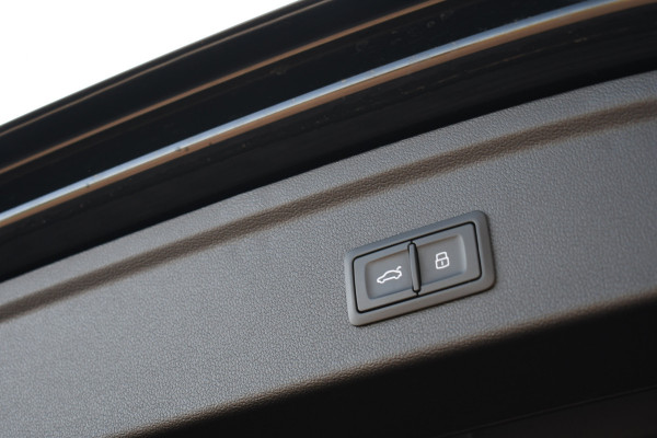 Audi A3 Sportback 40 TFSI e 204pk m-LED S-zetels ACC El-klep Keyless