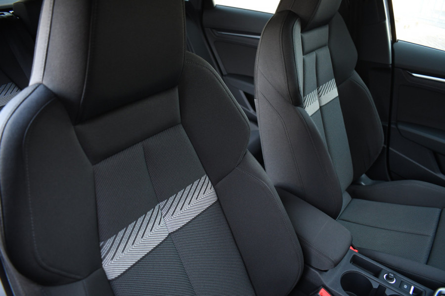 Audi A3 Sportback 40 TFSI e 204pk m-LED S-zetels ACC El-klep Keyless