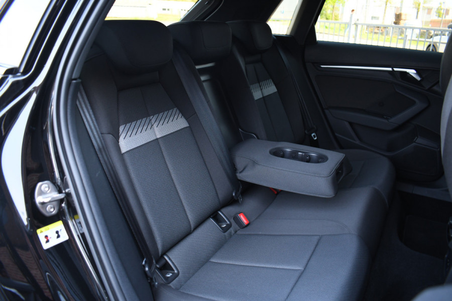 Audi A3 Sportback 40 TFSI e 204pk m-LED S-zetels ACC El-klep Keyless