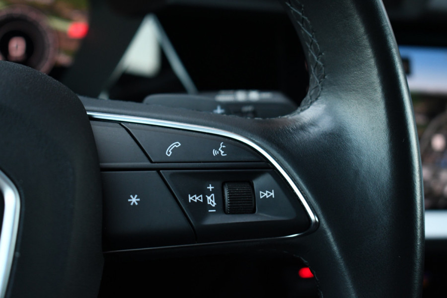 Audi A3 Sportback 40 TFSI e 204pk m-LED S-zetels ACC El-klep Keyless