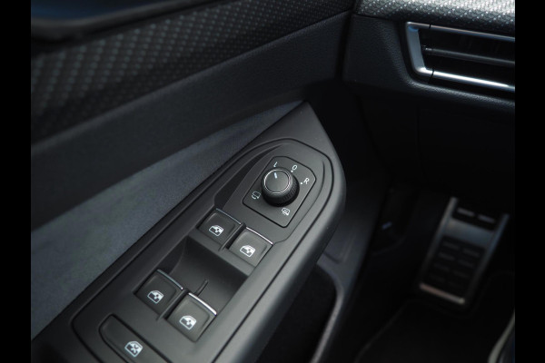 Volkswagen Golf 2.0 TSI R-line / 190pk! / Pano / IQ / Black style / H&K / Keyless / 5jr garantie / Stoel+Stuurverwarming / DAB+