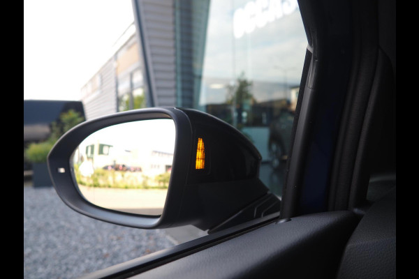 Volkswagen Golf 2.0 TSI R-line / 190pk! / Pano / IQ / Black style / H&K / Keyless / 5jr garantie / Stoel+Stuurverwarming / DAB+