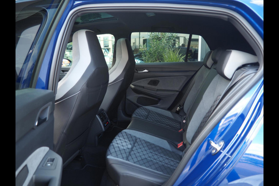 Volkswagen Golf 2.0 TSI R-line / 190pk! / Pano / IQ / Black style / H&K / Keyless / 5jr garantie / Stoel+Stuurverwarming / DAB+