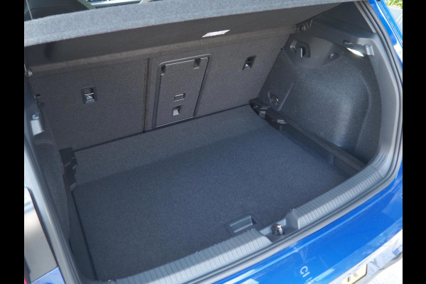Volkswagen Golf 2.0 TSI R-line / 190pk! / Pano / IQ / Black style / H&K / Keyless / 5jr garantie / Stoel+Stuurverwarming / DAB+