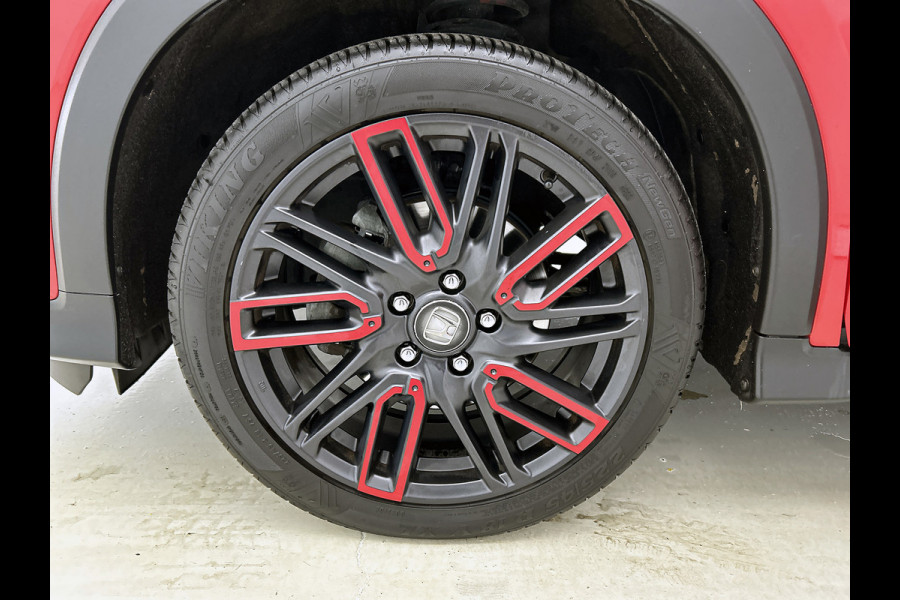 Honda HR-V 1.5 i-VTEC Executive(Zeer Goed OndeRH, Panorama, Trekhaak, Camera, Parkeersensoren V+A, Climate Con, Etc)