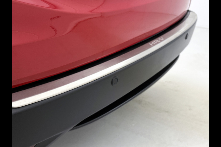 Honda HR-V 1.5 i-VTEC Executive(Zeer Goed OndeRH, Panorama, Trekhaak, Camera, Parkeersensoren V+A, Climate Con, Etc)