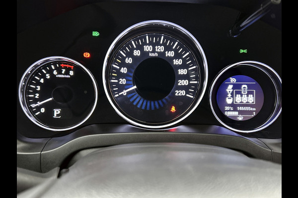 Honda HR-V 1.5 i-VTEC Executive(Zeer Goed OndeRH, Panorama, Trekhaak, Camera, Parkeersensoren V+A, Climate Con, Etc)