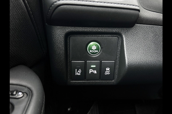 Honda HR-V 1.5 i-VTEC Executive(Zeer Goed OndeRH, Panorama, Trekhaak, Camera, Parkeersensoren V+A, Climate Con, Etc)