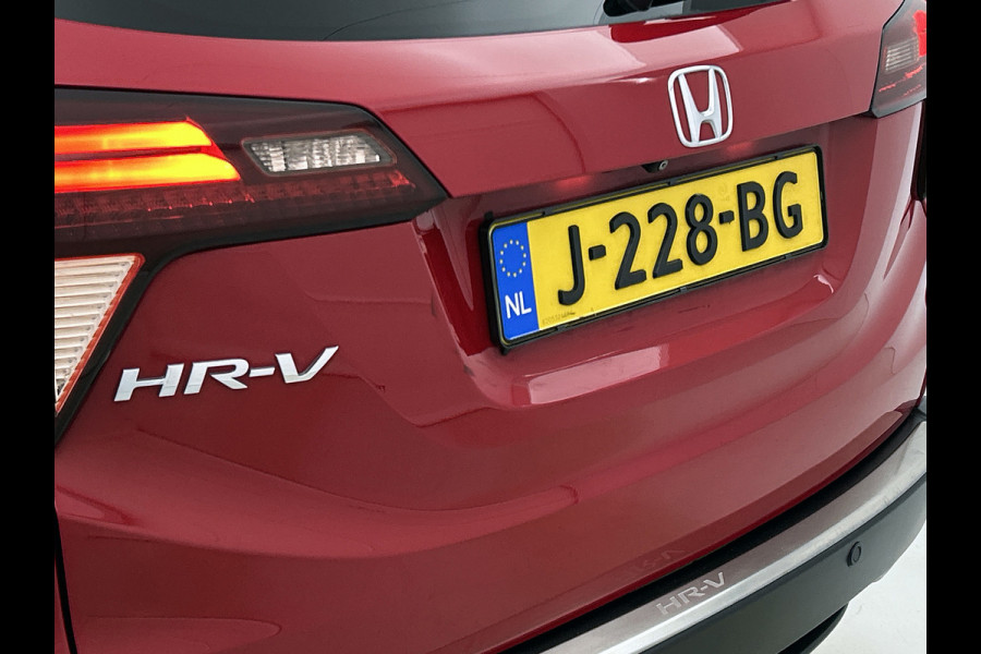 Honda HR-V 1.5 i-VTEC Executive(Zeer Goed OndeRH, Panorama, Trekhaak, Camera, Parkeersensoren V+A, Climate Con, Etc)