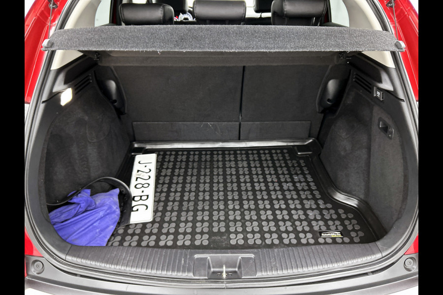 Honda HR-V 1.5 i-VTEC Executive(Zeer Goed OndeRH, Panorama, Trekhaak, Camera, Parkeersensoren V+A, Climate Con, Etc)